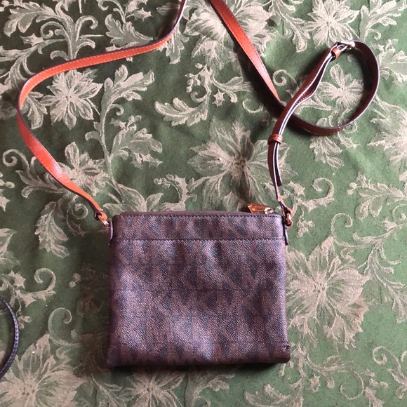 Michael Kors crossbody bag - Picture 2 of 4